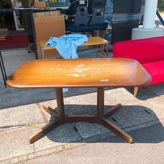 無料！ダイニングテーブル 作業台として 飛騨産業 キツツキマーク  キズ多 ビンテージ  在庫3個【浜村鹿野温泉ICから3分 買取本舗 宮本リサイクル 営業時間9～19時 定休日水曜のみ←連絡できませんm(_ _)m】の画像