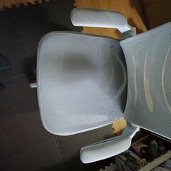 タイヤ付きチェアの画像