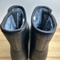 新品 ワークマン ブーツ Mサイズ
の画像