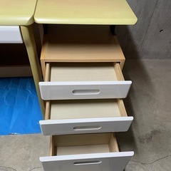【決まりました】ニトリ 学習机　無料で差し上げます。の画像