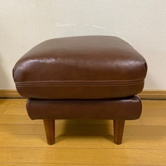 ケユカ　革製オットマン