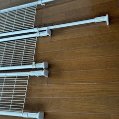 【取引中】突っ張り伸縮棚/伸縮ラック　3点（142cm〜182cm）の画像