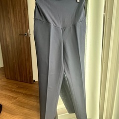 UNIQLOマタニティ用ビジネスパンツMの画像