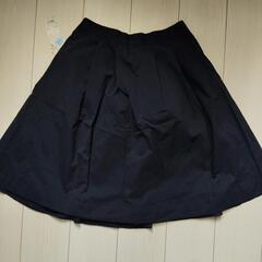 新品タグ付き　レディース　ユニクロ　スカート　紺色　Lサイズの画像