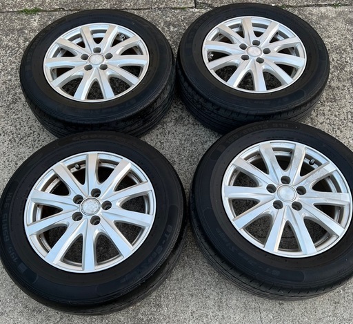 プリウス　
15インチタイヤホイールセット