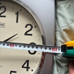 30cm角の掛け時計の画像
