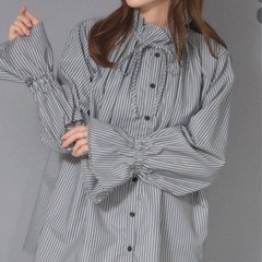 Piacere ピアチェーレ　ストライプ柄フリル長袖シャツの画像
