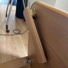 折りたたみテーブルの画像