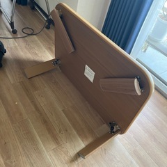 折りたたみテーブルの画像