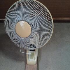壁掛け扇風機