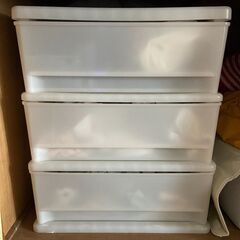【あげます】3段　引き出し　プラスチック製の画像