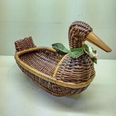 籐 小物入れ 籠 鳥の画像