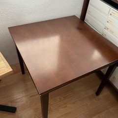 テーブル、食卓の画像