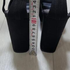 厚底サンダル　黒色の画像