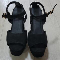厚底サンダル　黒色
