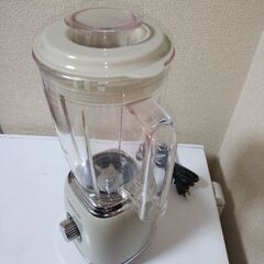 美品2023年製　hagoogiジューサーミキサー1000ml 氷も砕けるの画像
