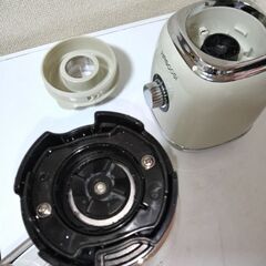 美品2023年製　hagoogiジューサーミキサー1000ml 氷も砕けるの画像