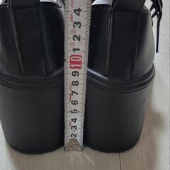 厚底パンプス　22.５センチ　黒色の画像