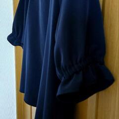 【美品】NATURAL  BEAUTY  BASIC   濃紺ブラウスの画像