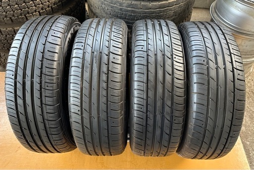夏　タイヤ　215/60R17 溝80割以上　４本セット