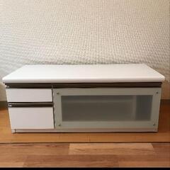 白いテレビ台
