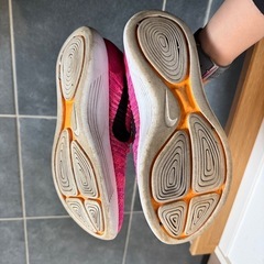 NIKE ランニングシューズの画像