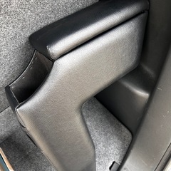 車用肘かけ