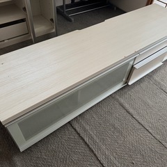 TV台と収納の画像