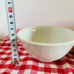 コップ、皿、お茶碗、5人分
の画像