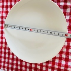 コップ、皿、お茶碗、5人分
の画像