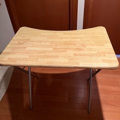 折りたたみ机