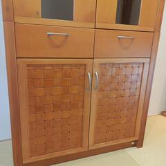 収納家具　食器棚の画像