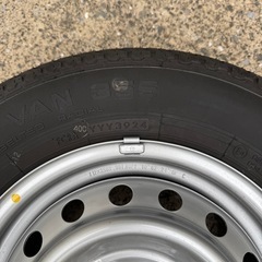 12インチホイールタイヤの画像