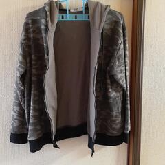 フード付きメンズジャンバ―の画像