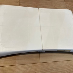 Wiiセット　リモコン、ボード、ソフト6個付きの画像