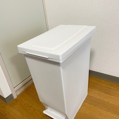 アスベル フタ付きゴミ箱 30L 白①