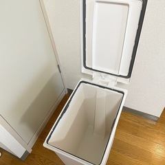 アスベル フタ付きゴミ箱 30L 白①の画像