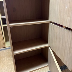 3段 木製収納棚 扉付きの画像