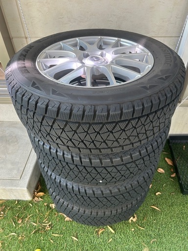 【取引中】スタッドレスタイヤホイールセット 225/65R17 RAV4で使用