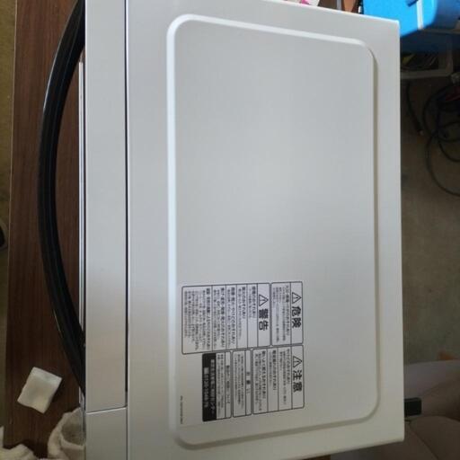 美品21年式）東芝 電子レンジ 17L ホワイト(縦開き扉)TOSHIBA ER