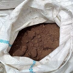 庭土　　無料で差し上げます。