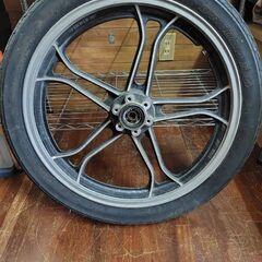 xj400dフロントホイールの画像