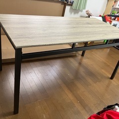 新品　テーブルの画像