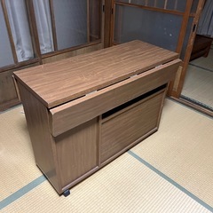 テーブル(キャスター有)の画像
