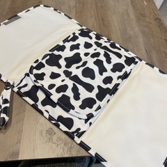 【新品】オムツ替えシート 牛柄 おしり拭きケース 