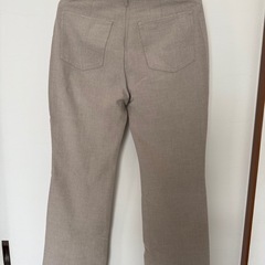 GU フロントスリットフレアパンツの画像