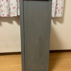 【即引取OK！】推し活にもぴったり 引き出し付本棚の画像