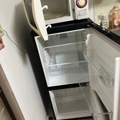 冷蔵庫、電子レンジの画像