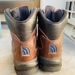 The North face のゴアテックス登山靴の画像