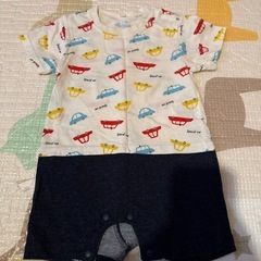 4. ロンパース70cm